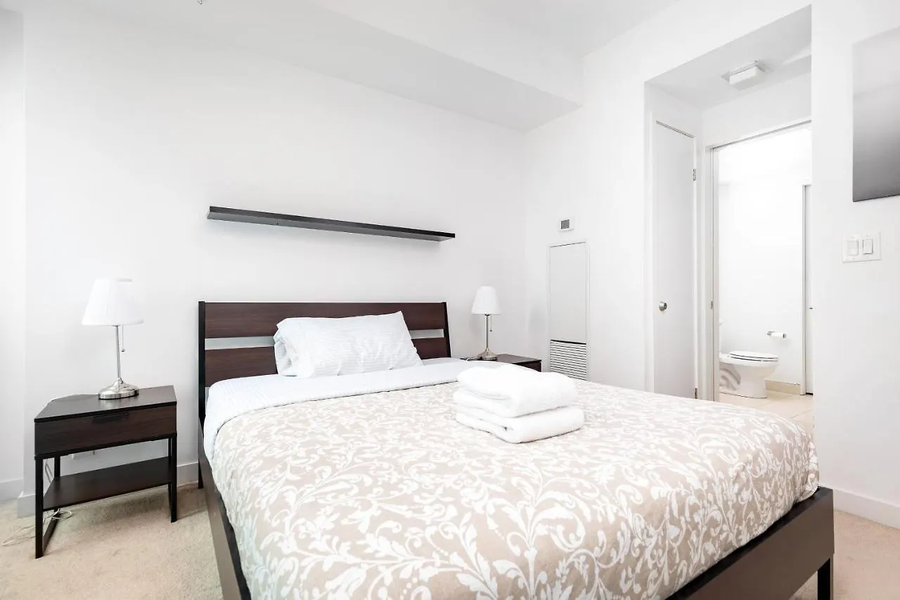 Centrally Located In The Heart Of Downtown Toronto Apartment