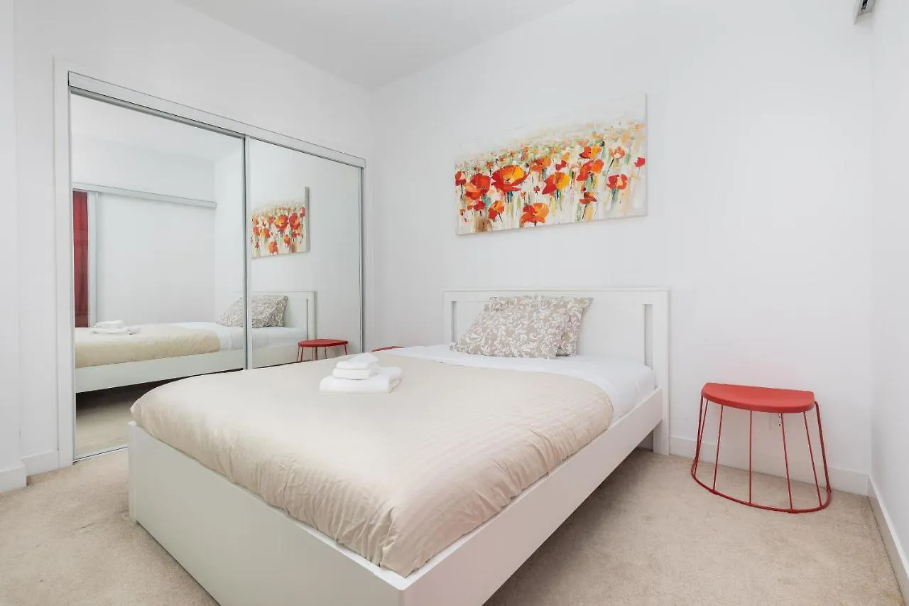 Centrally Located In The Heart Of Downtown Toronto Apartment