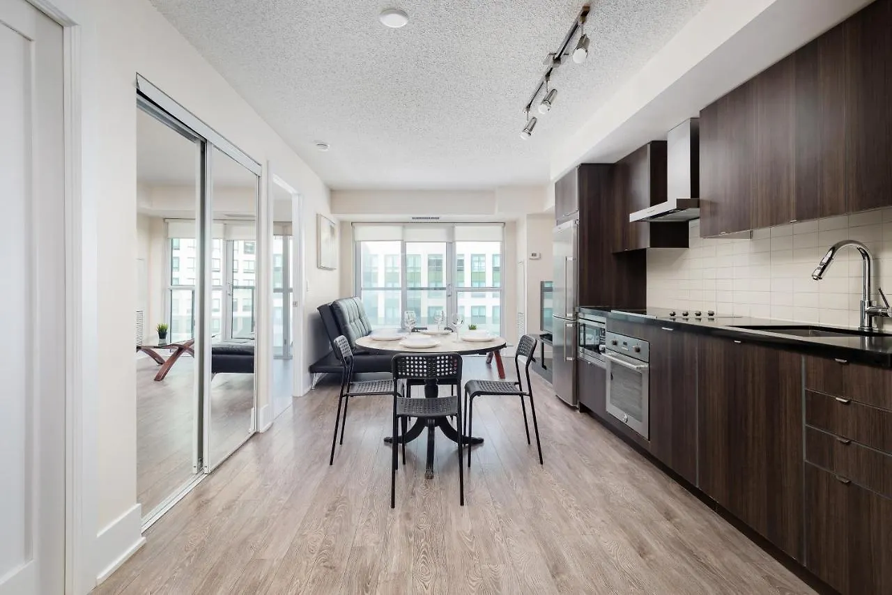 Centrally Located In The Heart Of Downtown Toronto Apartment