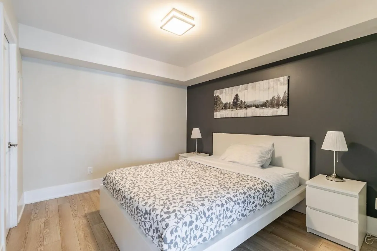 Centrally Located In The Heart Of Downtown Toronto Apartment