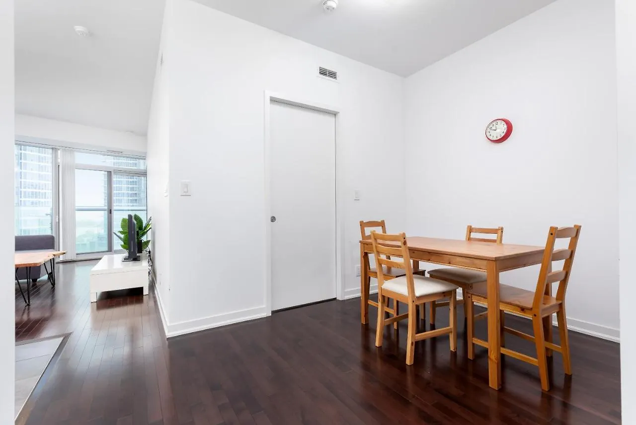 Centrally Located In The Heart Of Downtown Toronto Apartment