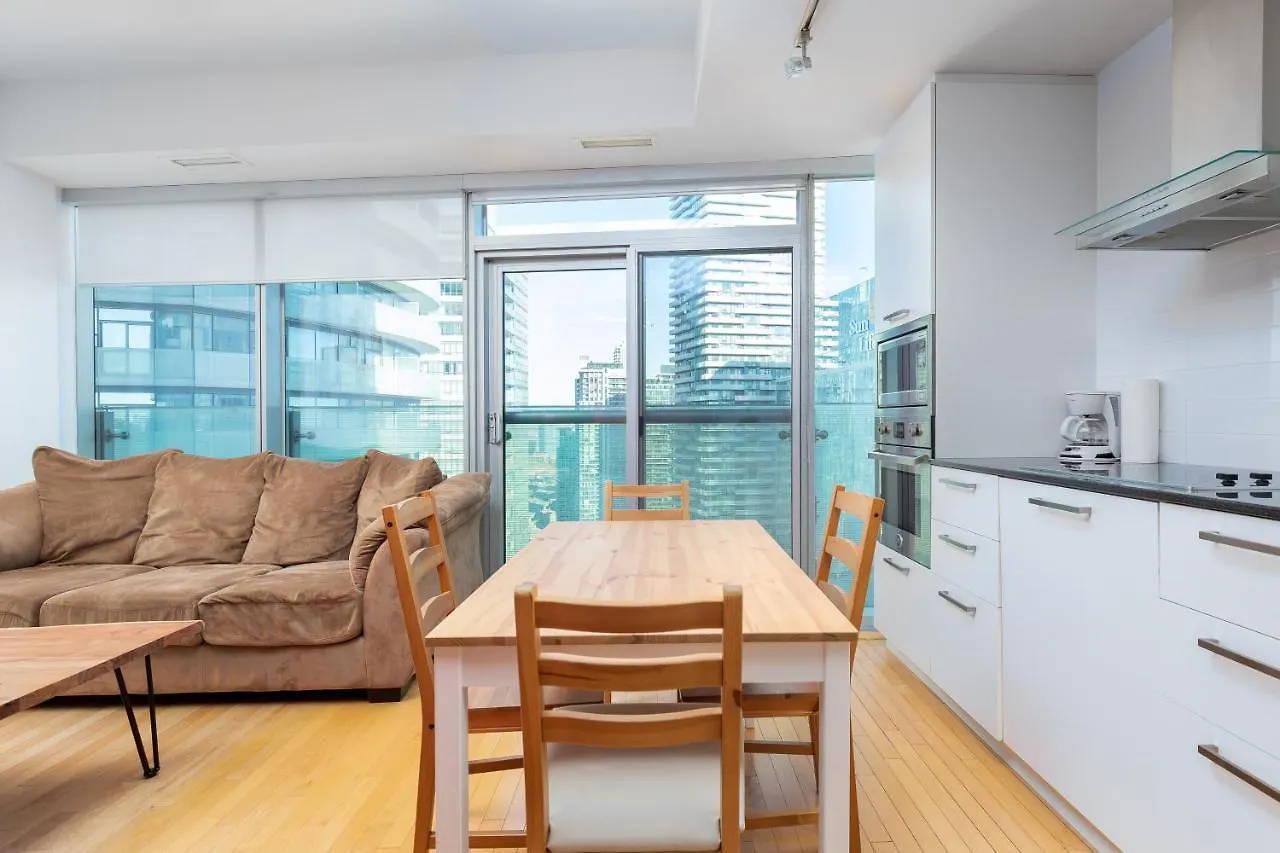 Centrally Located In The Heart Of Downtown Toronto Apartment
