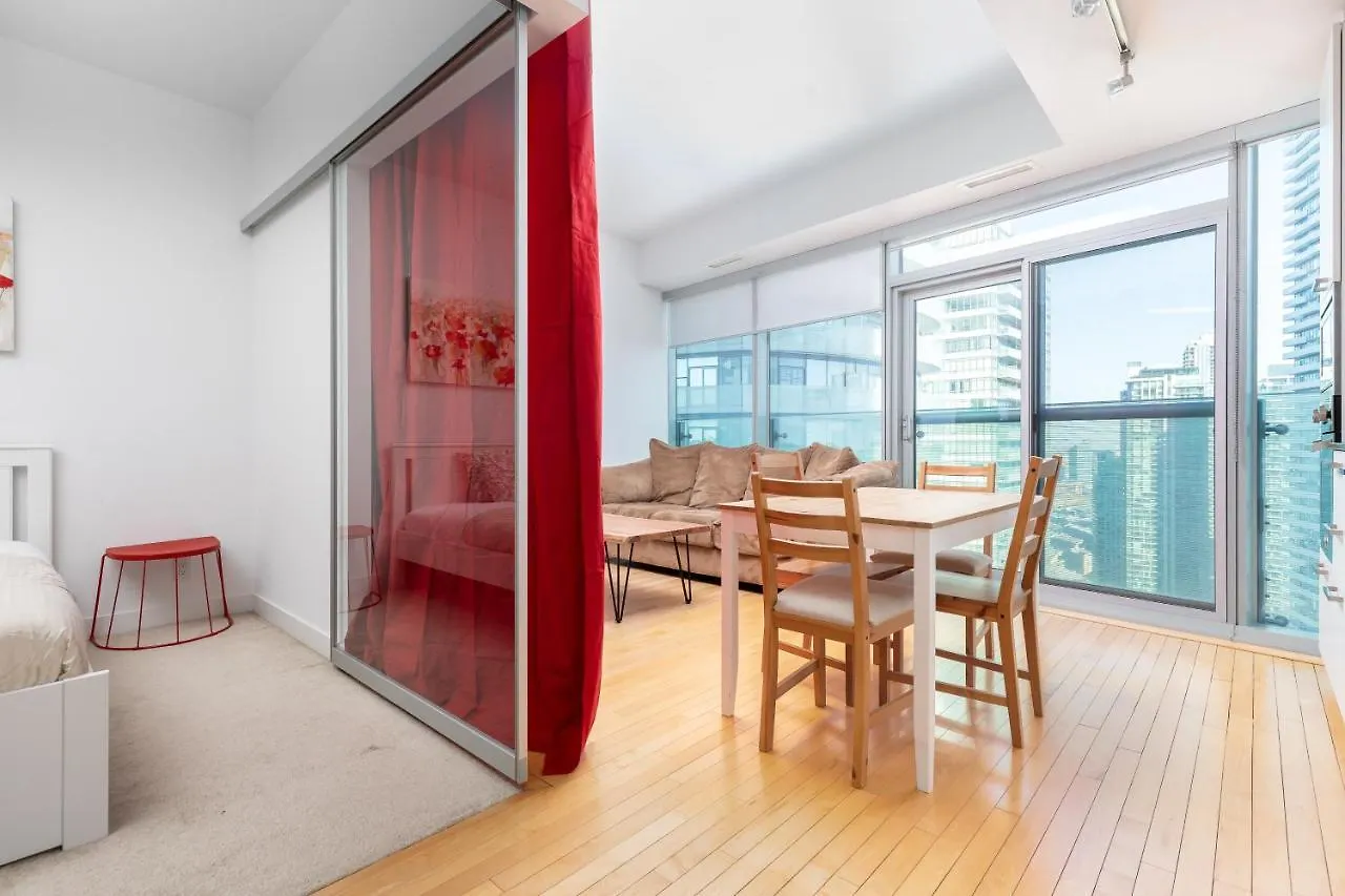 Centrally Located In The Heart Of Downtown Toronto Apartment 0*,