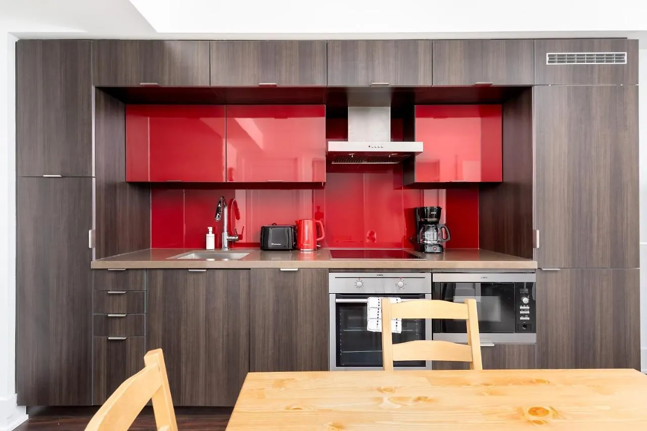 Centrally Located In The Heart Of Downtown Toronto Apartment