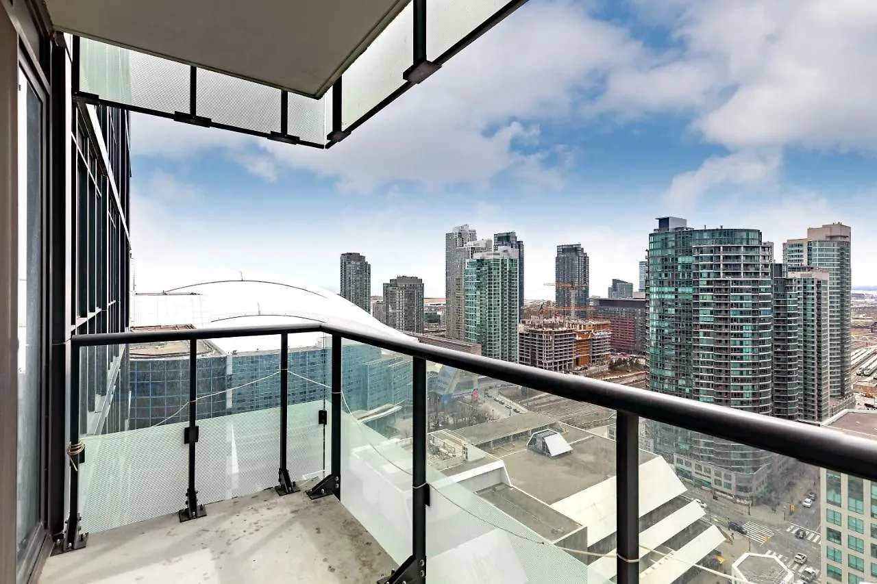 Centrally Located In The Heart Of Downtown Toronto Apartment