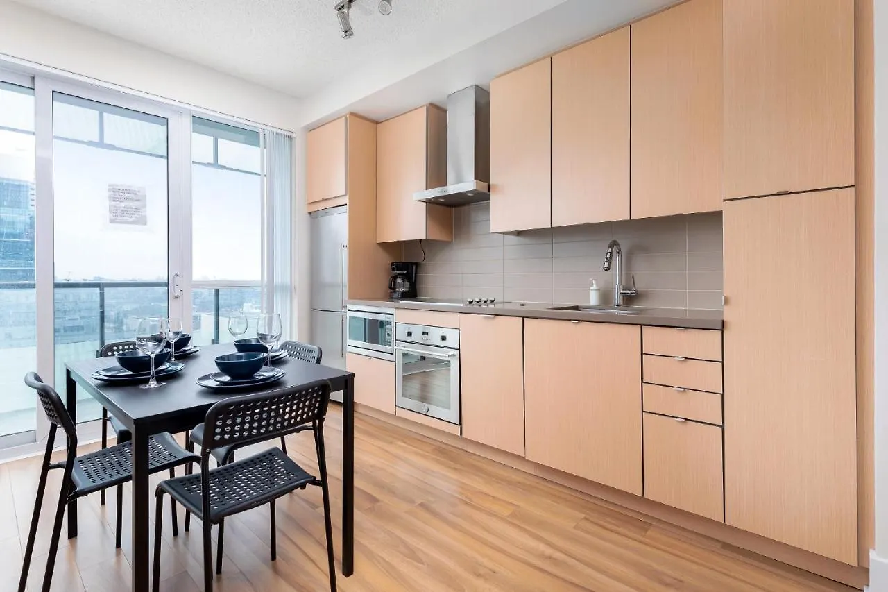 Centrally Located In The Heart Of Downtown Toronto Apartment