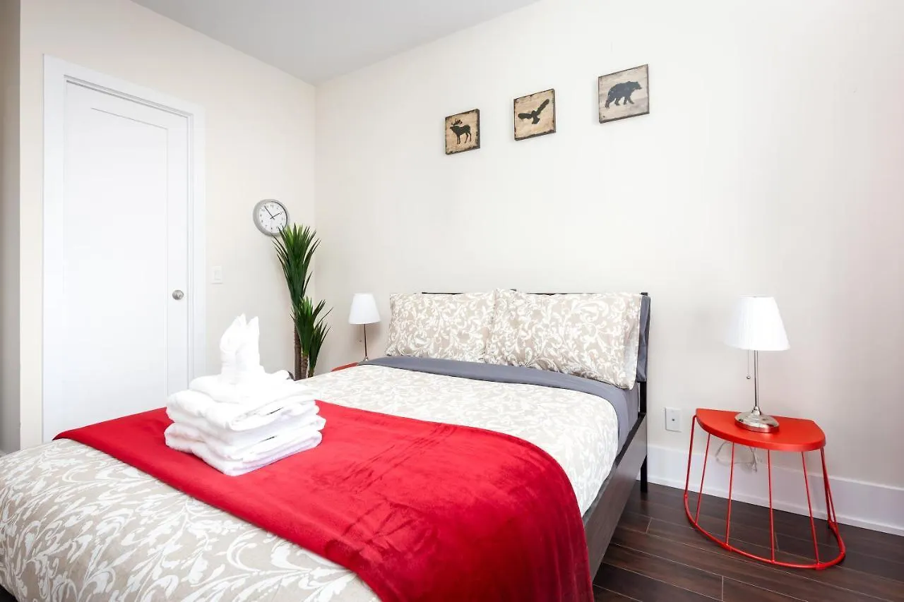Centrally Located In The Heart Of Downtown Toronto Apartment
