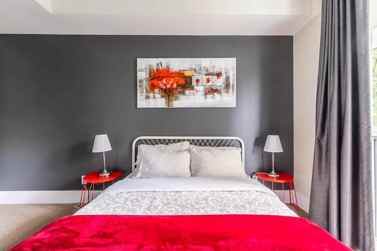 Centrally Located In The Heart Of Downtown Toronto Apartment