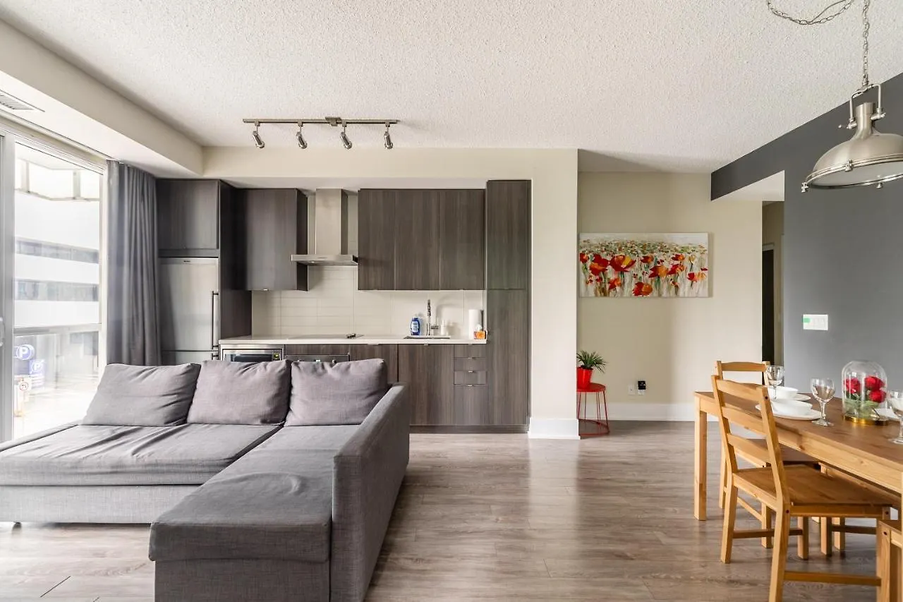 Centrally Located In The Heart Of Downtown Toronto Apartment