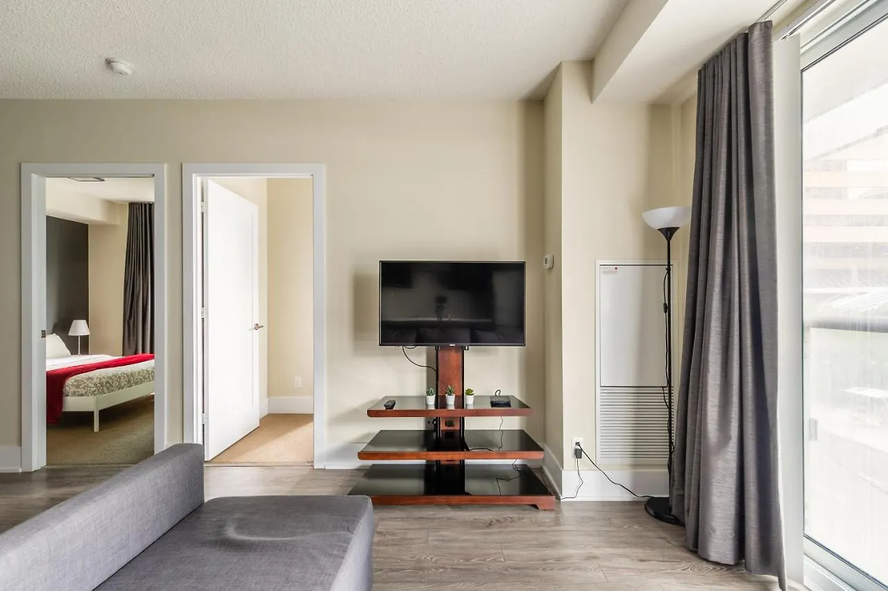 Centrally Located In The Heart Of Downtown Toronto Apartment 0*,